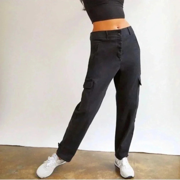 Aritzia Wilfred Free Black Ultra High Rise Modern Cargo Jeans Size 6 - Picture 13 of 13